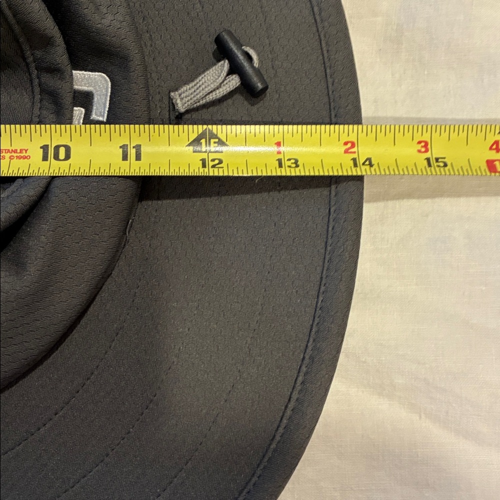 Titleist FJ Aussie golf hat, adjustable head and chin straps. - Picture 7 of 9